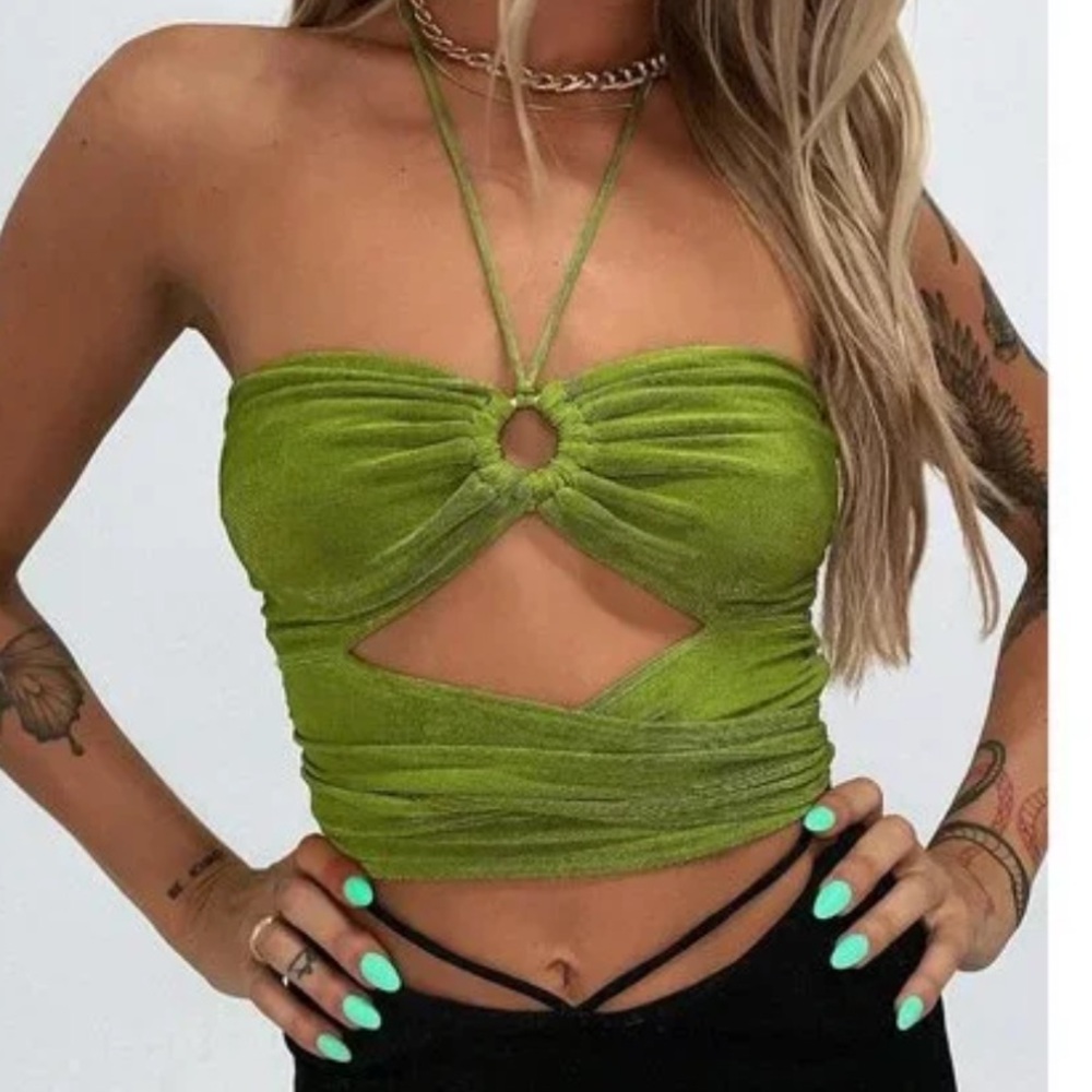 Loriella Ring Detail Crop Top